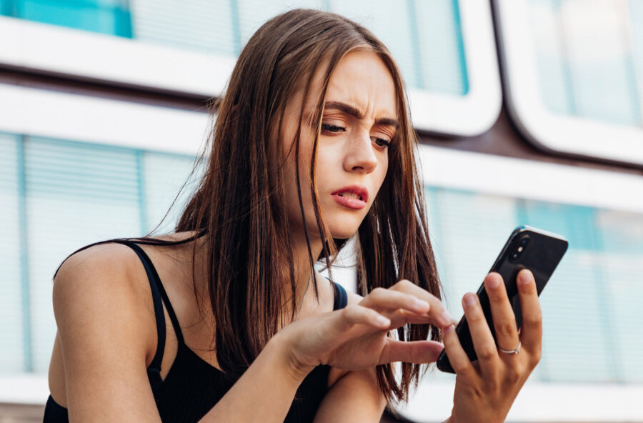 Telefobia: perché il telefono è diventato una fonte di ansia