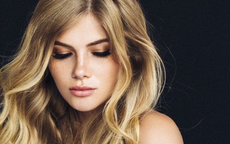 Photo shot of young beautiful woman