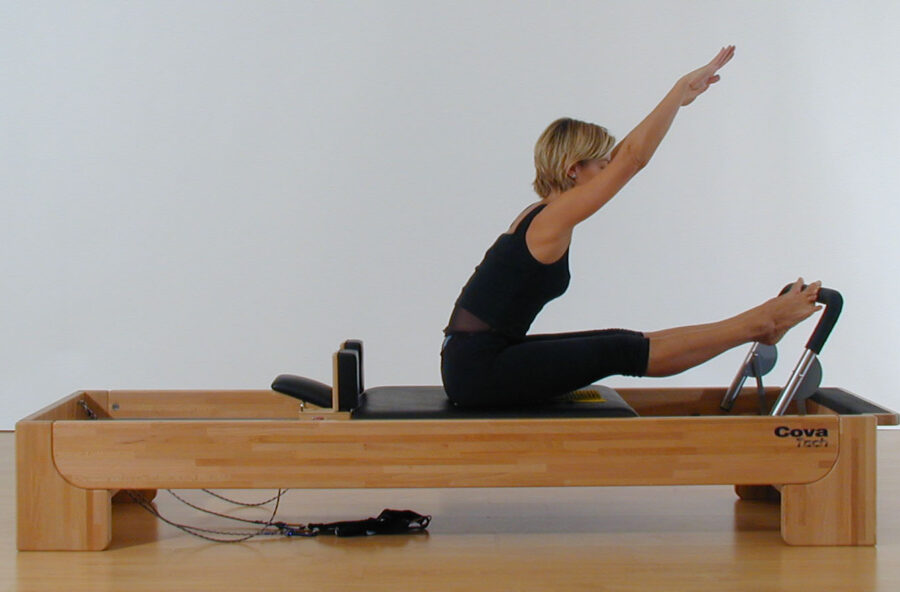 Pilates: correggi la postura e fai sparire il mal di schiena. Sul Reformer e a corpo libero