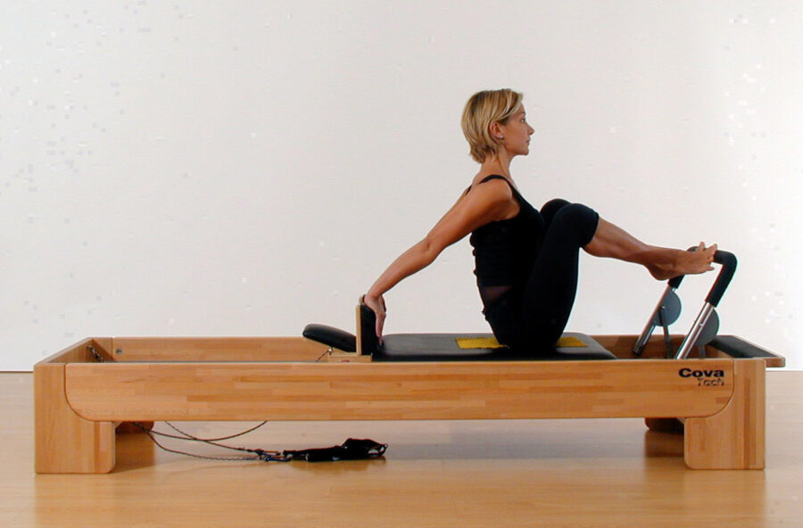 Pilates: scolpisci tutto il corpo con il Flat Back. Sul Reformer e a corpo libero
