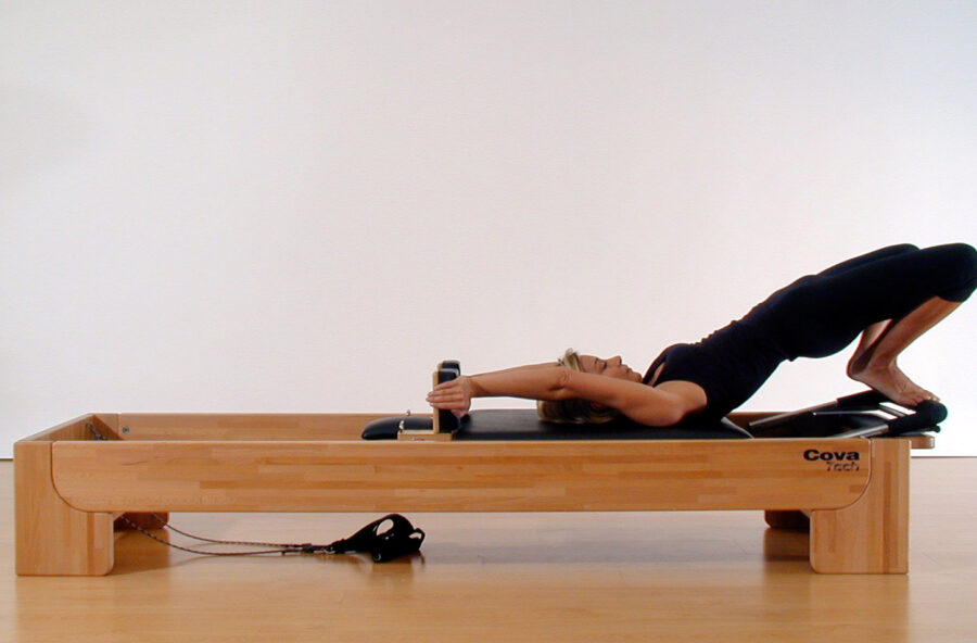 Pilates: Semi-circle, un allenamento completo in un esercizio