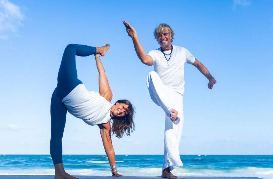 Yoga, si ritorna in vacanza fra asana e paesaggi mozzafiato