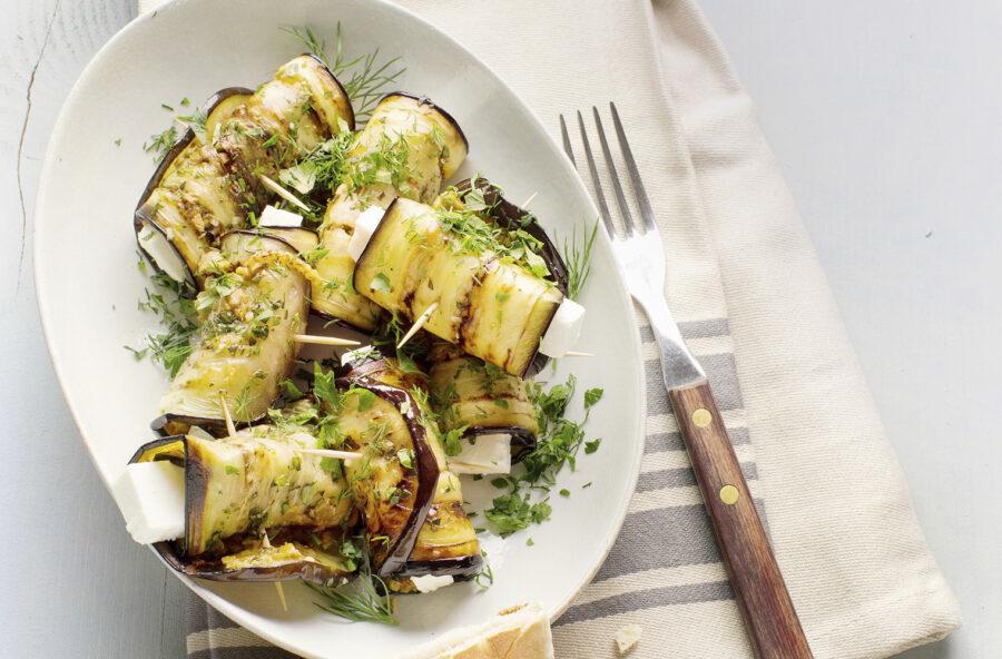 Involtini di melanzana con feta e paté di olive