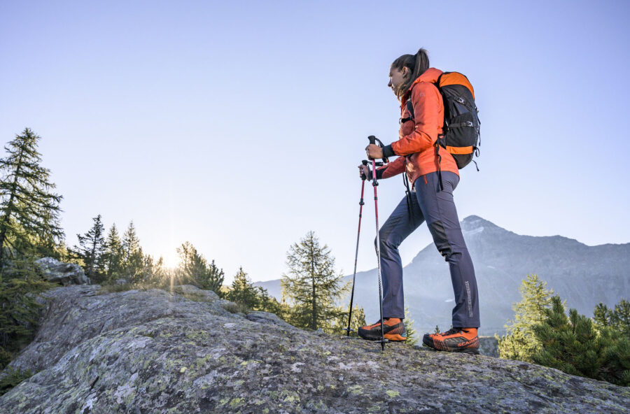 Escursioni in montagna: più sicure con i bastoncini