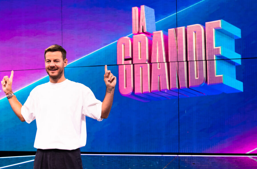 Alessandro Cattelan: emozione per il debutto di Da grande, il suo show su Rai 1