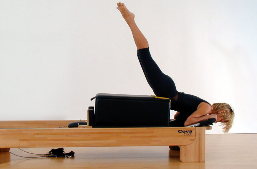 Pilates: fai la cavalletta per modellare tutto il corpo