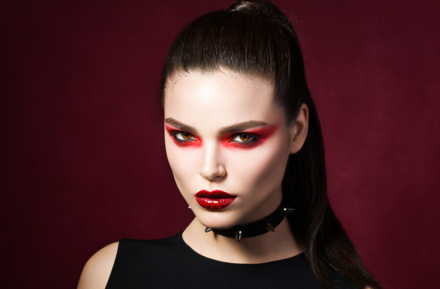Halloween: il make up è rosso sangue