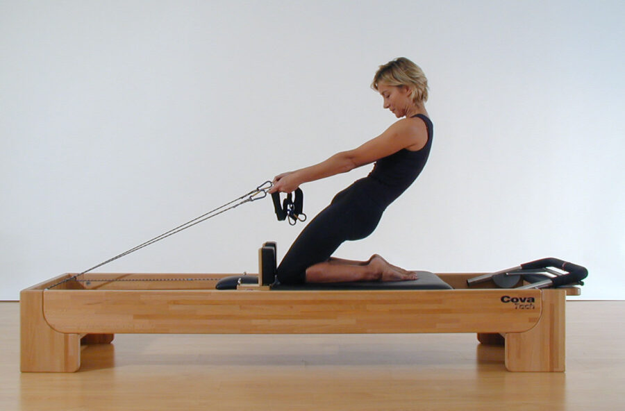Pilates: modella le cosce con il Thigh stretch. Sul Reformer e a corpo libero