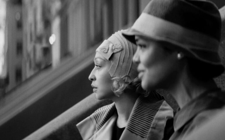 PASSING - (L-R) RUTH NEGGA as CLARE and TESSA THOMPSON as IRENE. Cr: Netflix © 2021 PASSING - (L-R) RUTH NEGGA as CLARE and TESSA THOMPSON as IRENE. Cr: Netflix © 2021