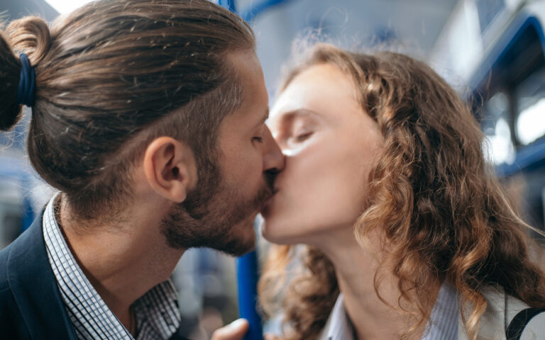 bacio in pubblico