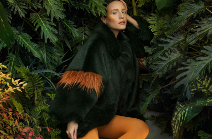 Trend moda inverno 2022, la pelliccia ecologica è sempre più cool