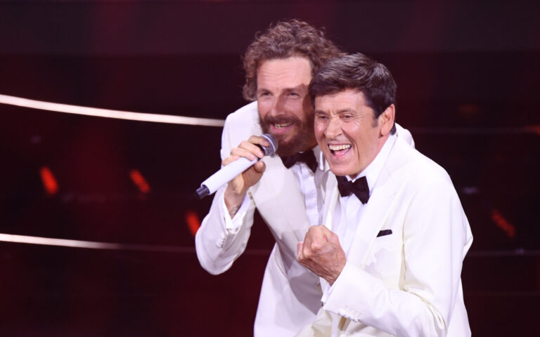 Sanremo, 72° Festival della Canzone italiana, Quarta Serata. Nella foto Gianni Morandi e Jovanotti Sanremo, 72° Festival della Canzone italiana, Quarta Serata. Nella foto Gianni Morandi e Jovanotti