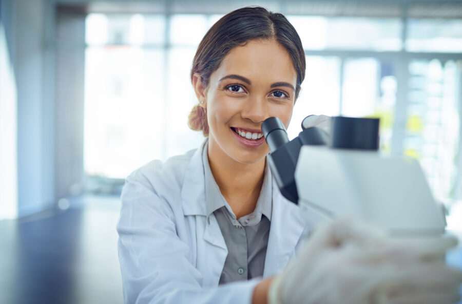AIRC: le ricercatrici in prima fila contro i tumori femminili