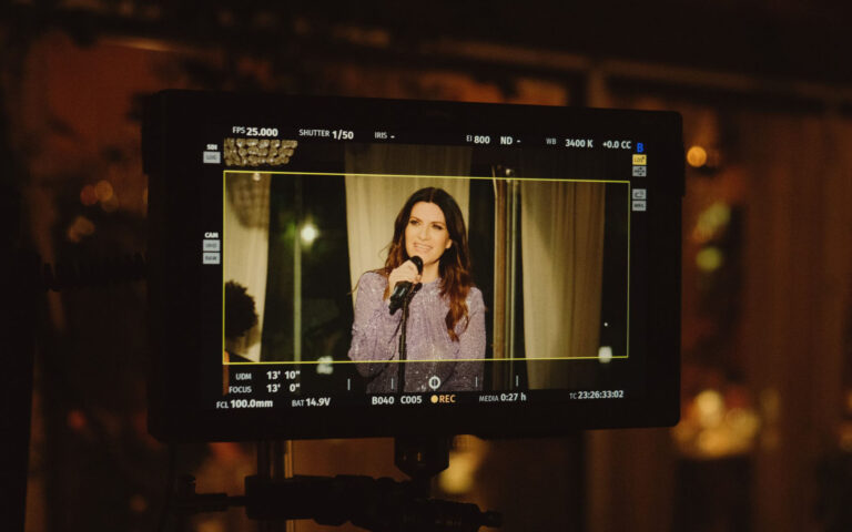 Laura Pausini - Piacere di conoscerti Laura Pausini - Piacere di conoscerti
