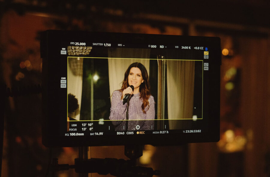 Laura Pausini – Piacere di conoscerti: la pop-star si racconta in un film Laura Pausini – Piacere di conoscerti: la pop-star si racconta in un film