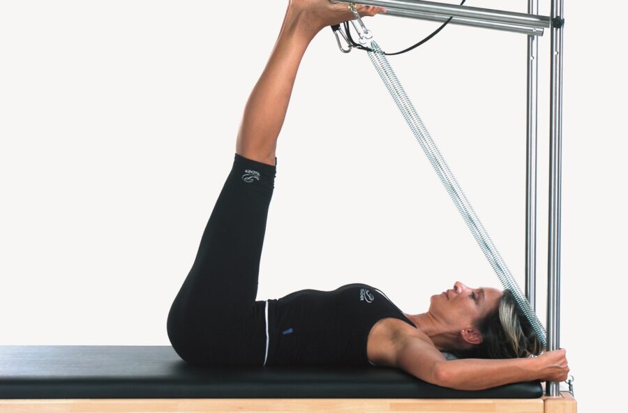 Pilates: gambe leggere e senza cellulite con il Footwok sulla Cadillac