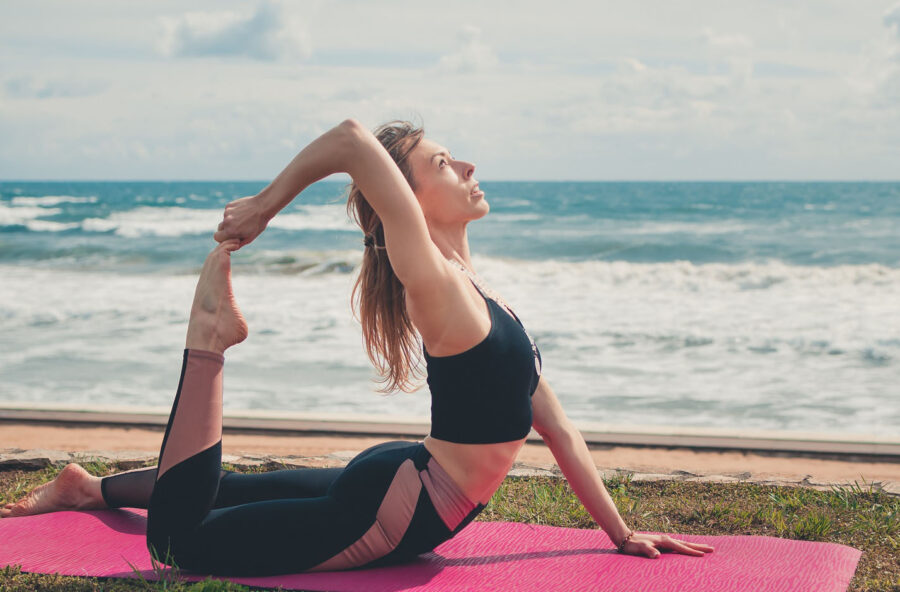 Yoga: fai l’Arco parziale per digerire meglio