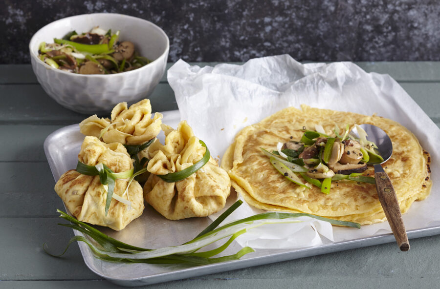 Pancakes salati ripieni di funghi e cipollotti