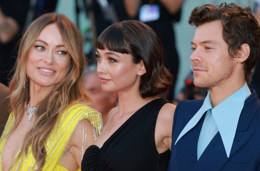 Venezia 79: tutti pazzi per Olivia Wilde e Harry Styles
