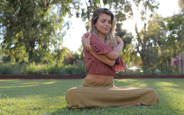 yoga - abbraccio yoga - abbraccio