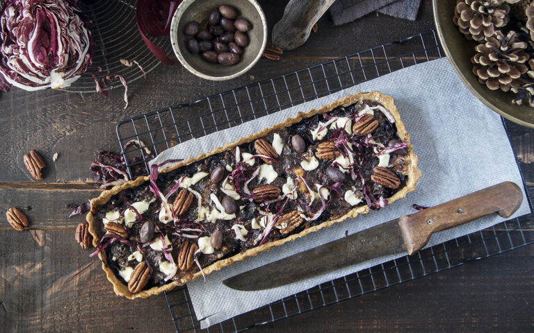 Torta salata al radicchio con gorgonzola e noci Torta salata al radicchio con gorgonzola e noci