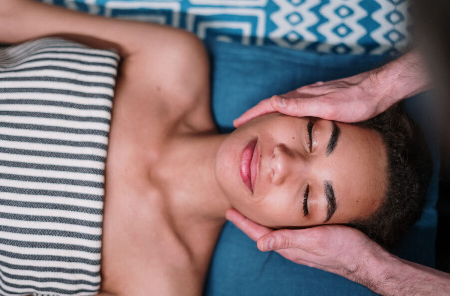 Massaggio thai aromatico per combattere stress e nervosismo