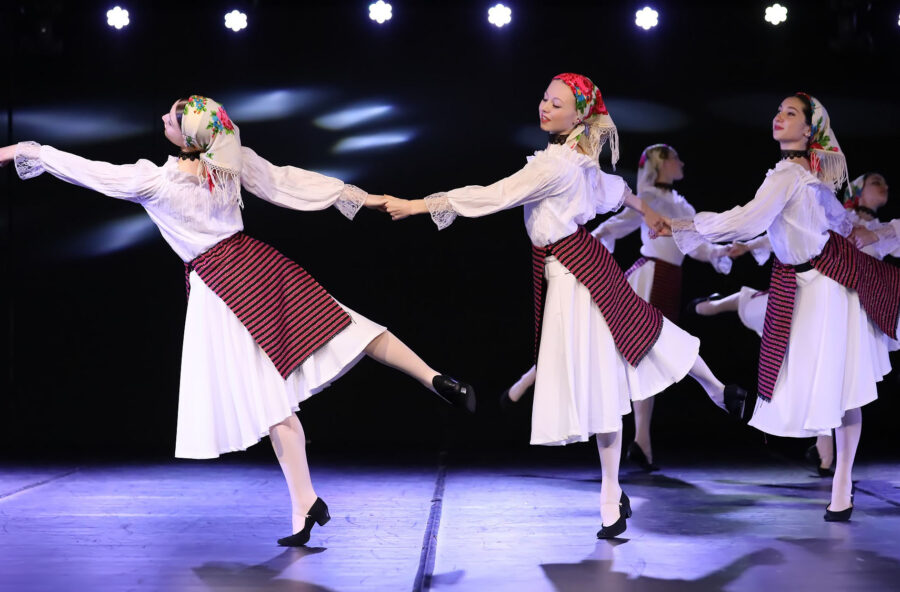 Danze di carattere per farsi trascinare dai ritmi di Paesi lontani