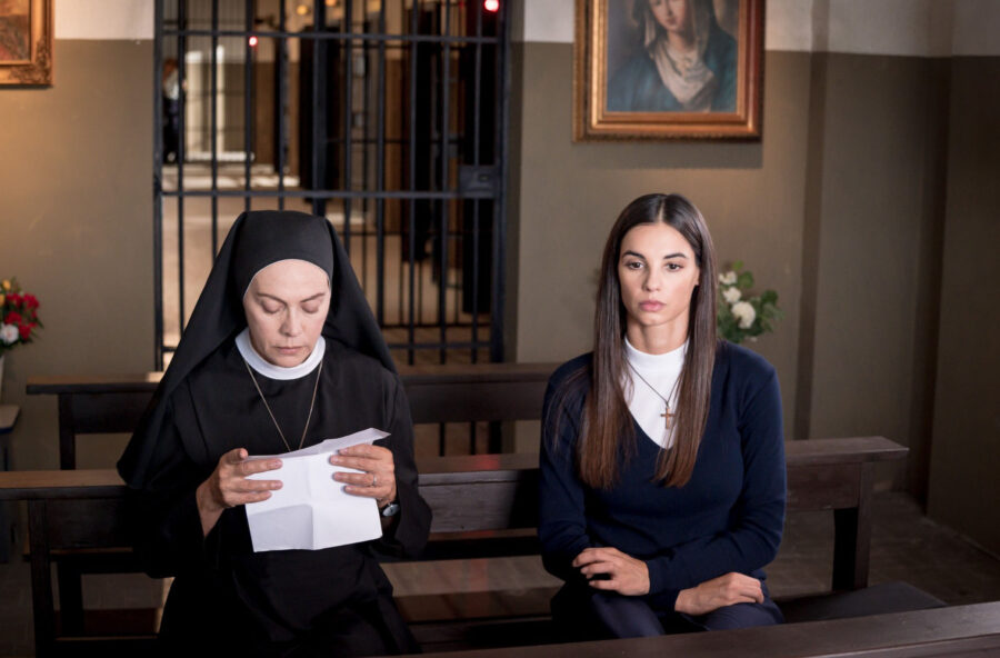 Che Dio ci aiuti 7: Suor Angela passa il testimone ad Azzurra Che Dio ci aiuti 7: Suor Angela passa il testimone ad Azzurra