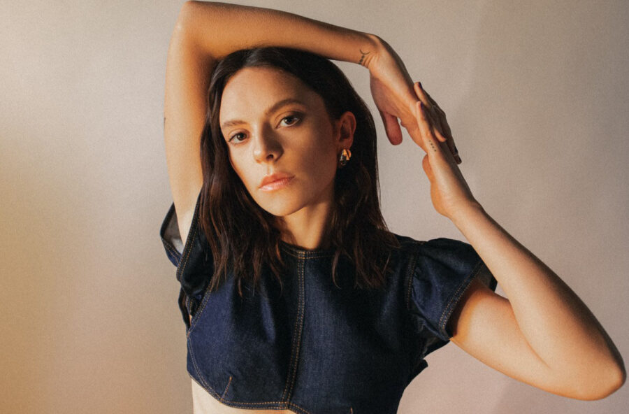 Francesca Michielin presenta il suo nuovo album, Cani sciolti