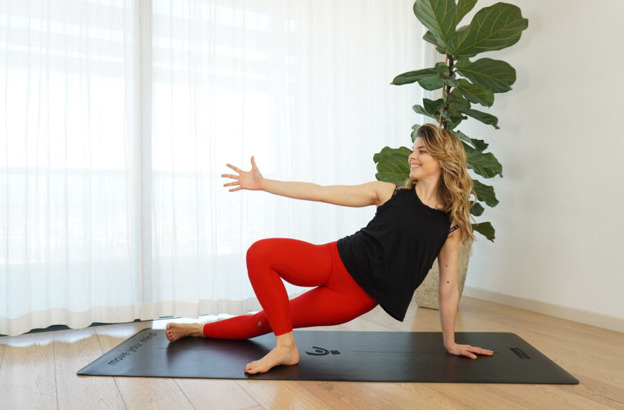 Yoga: definisci i glutei con la Panca laterale