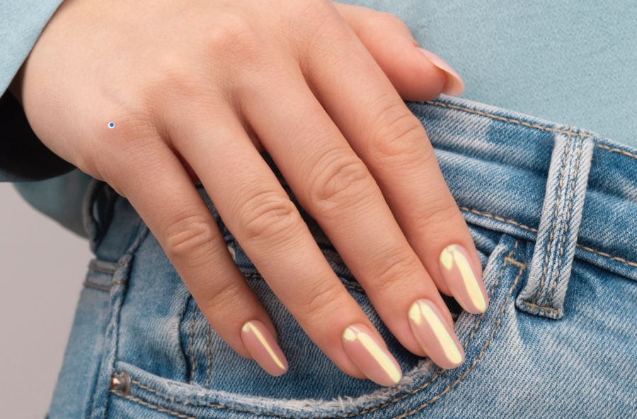 Manicure: tornano le pearly nails