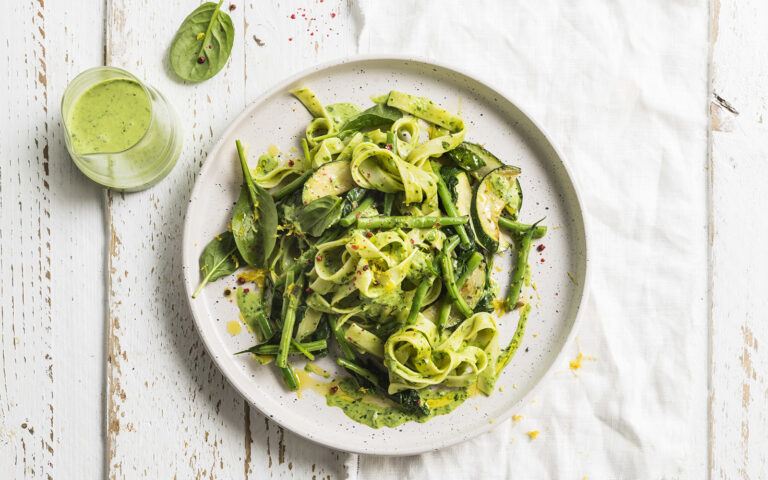 tagliatelle con primizie e salsa alla menta tagliatelle con primizie e salsa alla menta