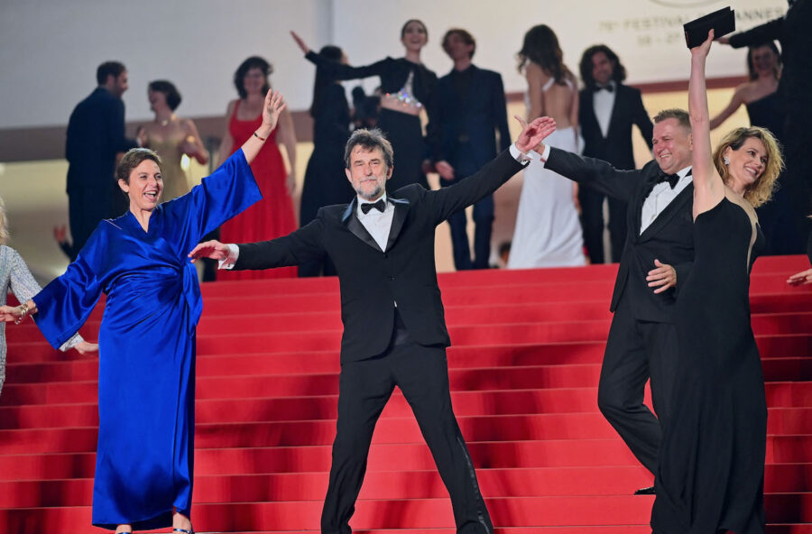 Cannes 2023: Nanni Moretti presenta Il Sol dell’avvenire e tutto il cast balla sul red carpet