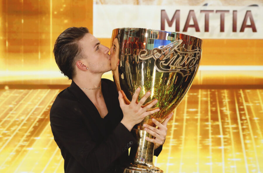 Amici 22: a sorpresa vince il ballerino Mattia Zenzola