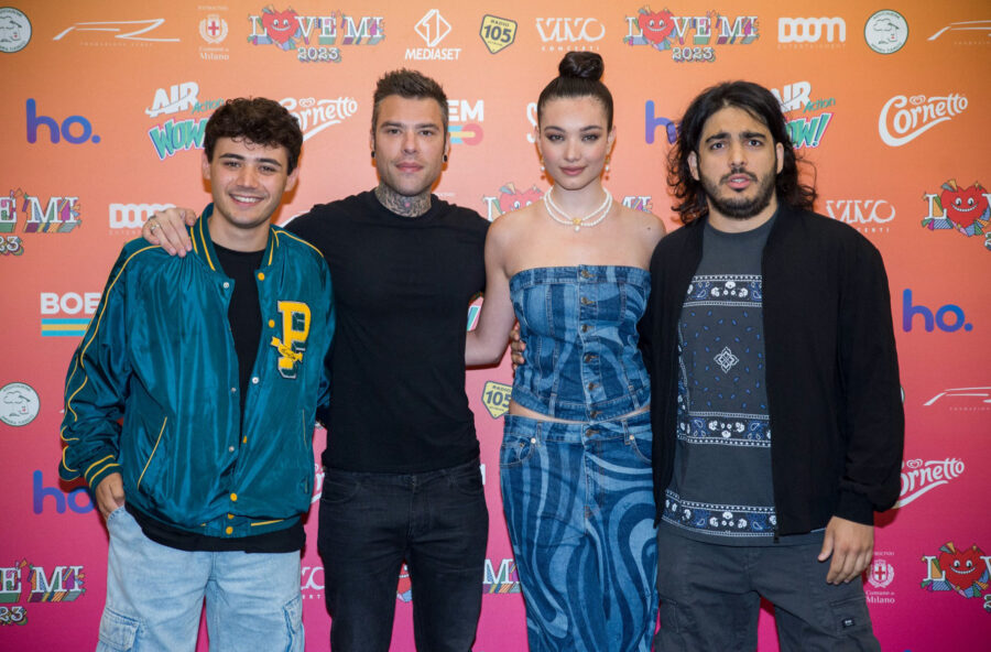 Fedez riporta Love Mi in piazza Duomo a Milano