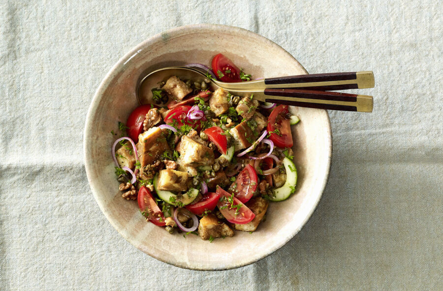 Insalata di pane con salsa al prezzemolo