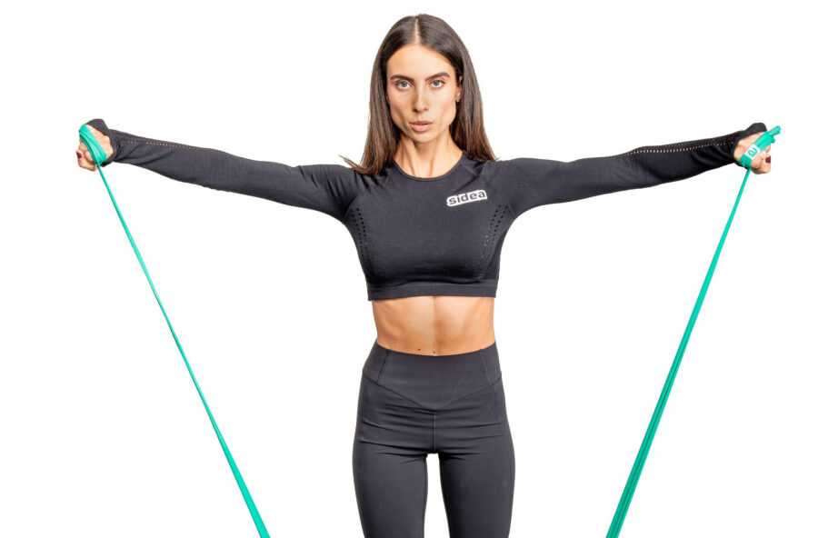 Spalle: modellale con la banda elastica