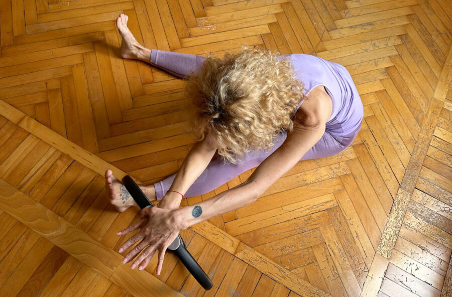 Pilates: schiena sana ed elastica con il Magic Circle