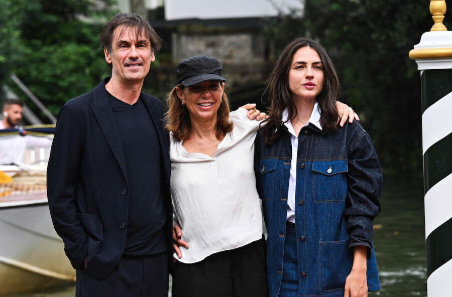 Venezia 81: Francesca Comencini presenta Il tempo che ci vuole in cui racconta suo padre