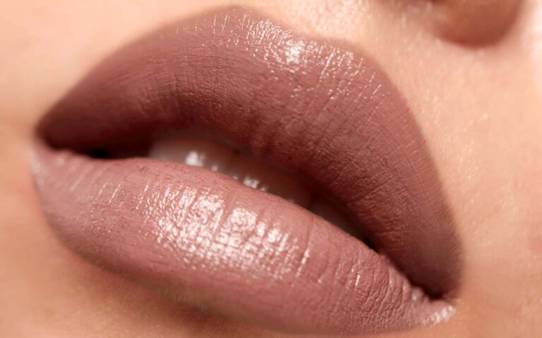 Mocha Mousse pantone 2025
