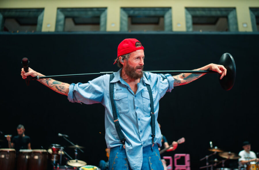 Il ritorno di Jovanotti con l’album Il corpo umano vol.1