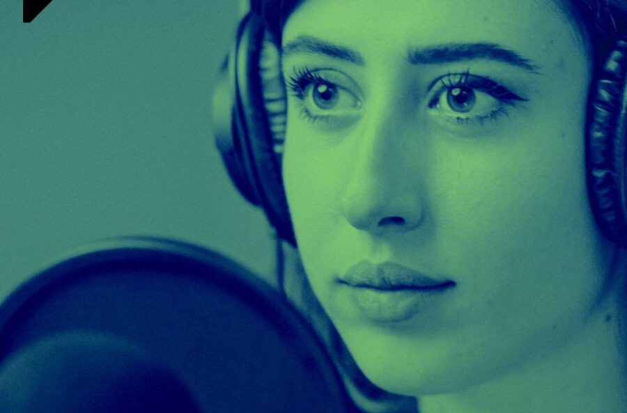 Audiolibri e podcast di gennaio: spazio al romanticismo, ma anche alla cronaca e alla politica estera