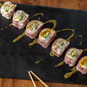 Hosomaki di speck e avocado