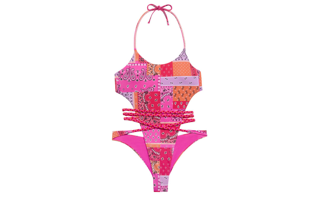 Yamamay-yamamay-.com- In fantasia multicolor, l’intero Yamamay dalla linea sagomata e sensuale (yamamay.com).
