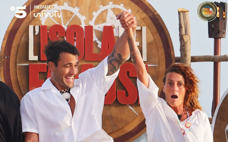 Isola dei famosi 2025 - vincitrice Cristina Plevani Isola dei famosi 2025 - vincitrice Cristina Plevani