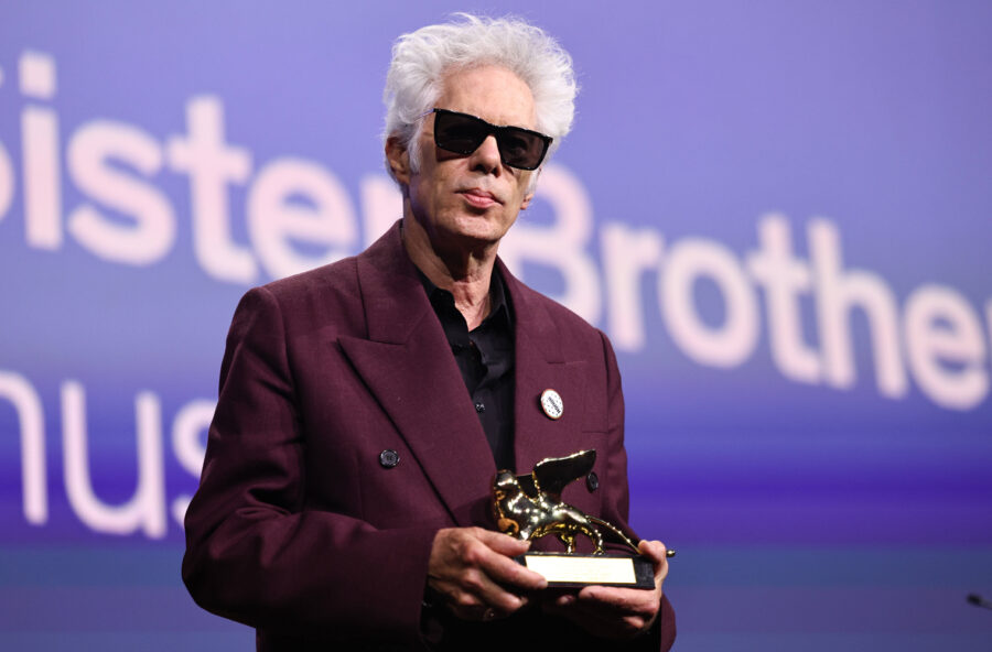 Venezia 82: Leone d’Oro a Father Mother Sister Brother di Jim Jarmusch Venezia 82: Leone d’Oro a Father Mother Sister Brother di Jim Jarmusch