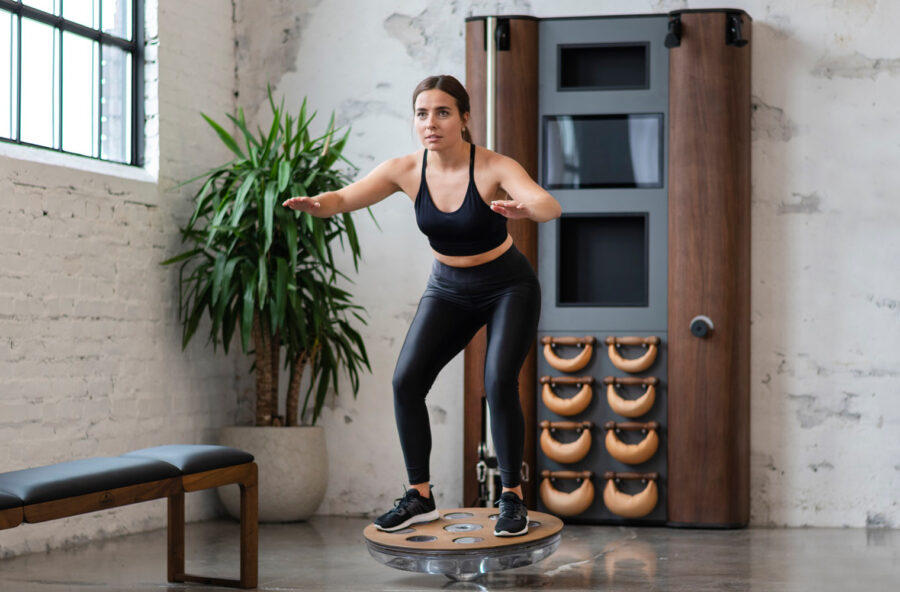 Total body workout su un attrezzo oscillante