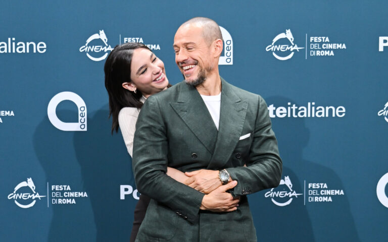 Roma Cinema Fest 2025  giorno 8 - photocall del film La lezione  Nella foto: Matilda De Angelis Stefano Accorsi Roma Cinema Fest 2025  giorno 8 - photocall del film La lezione  Nella foto: Matilda De Angelis Stefano Accorsi