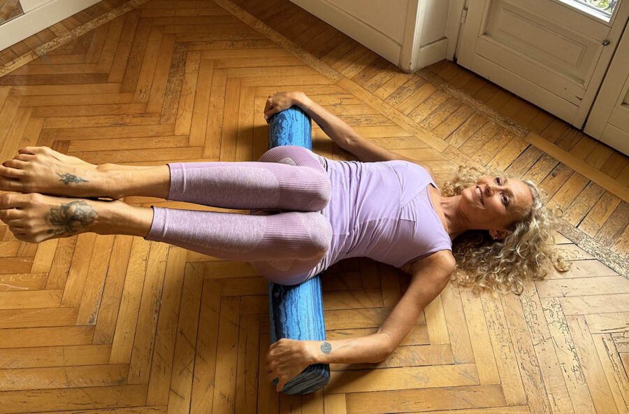 Pilates: sciogli le tensioni lombari sul Foam roller