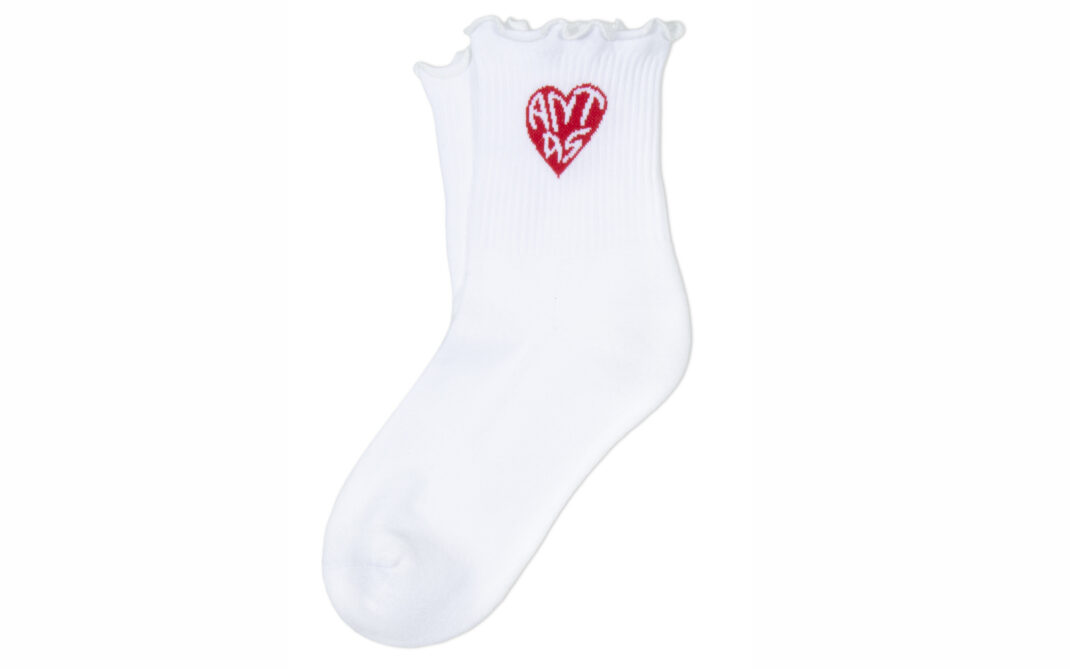 Calza in spugna corta con cuore Ant45 (ant45.com 26 euro).